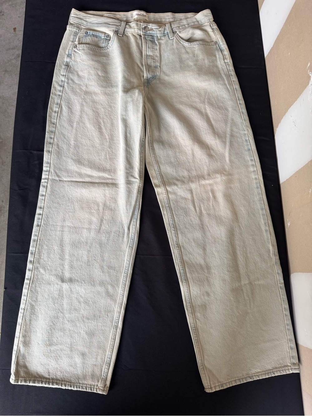 Universal Thread Womens 90s Baggy Jeans Mid Rise Light Wash Size 12 NWOT